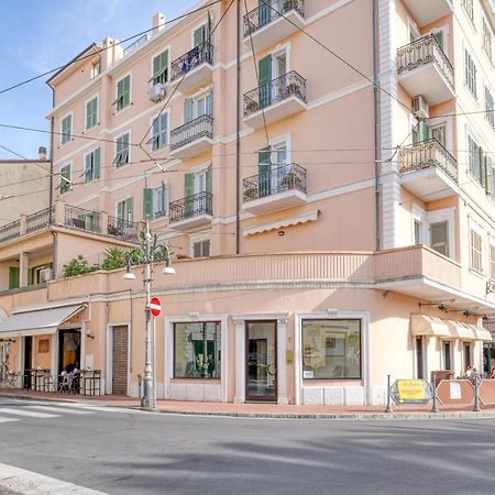 Vivi La Dolce Vita A Due Passi Dal Mare Bordighera Dış mekan fotoğraf